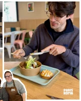 Un client déjeune chez Paris Roma